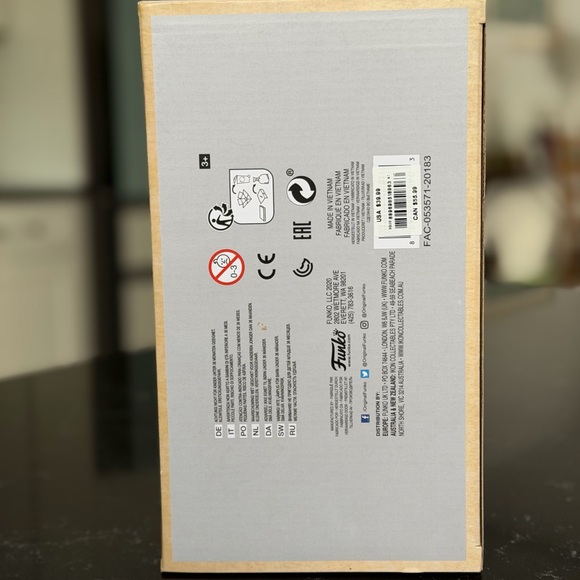 Funko Pop! Disneyland Sleeping Beauty Castle and Walt Disney NIB - Picture 6 of 6